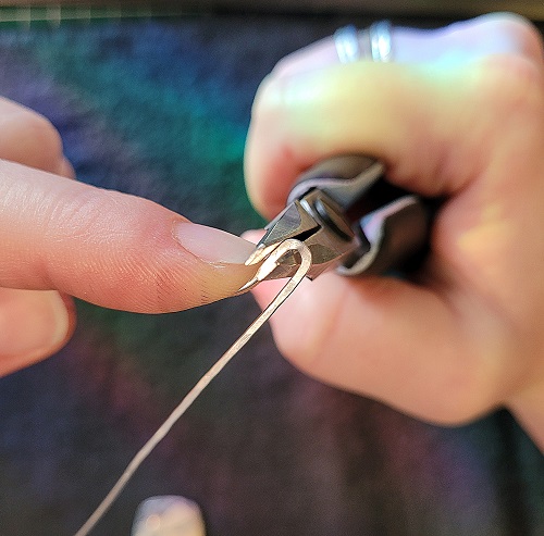 Jennifer Brooks's Snowy Road Pendant - Shaping the U wire., Classic Wire Jewelry, Wire Wrapping, Wrapping, Wire Wrapping Jewelry, Weaving, Wire Weaving, Weaving Wire, snowy road pendant